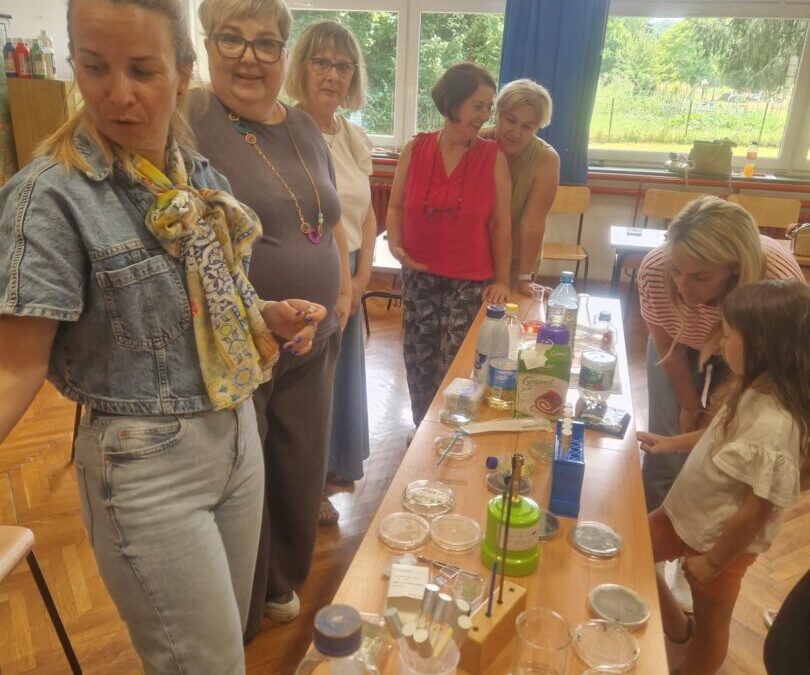 STEM inspiracija u OŠ Gvozd: Učitelji kroz pokuse usavršili nove vještine